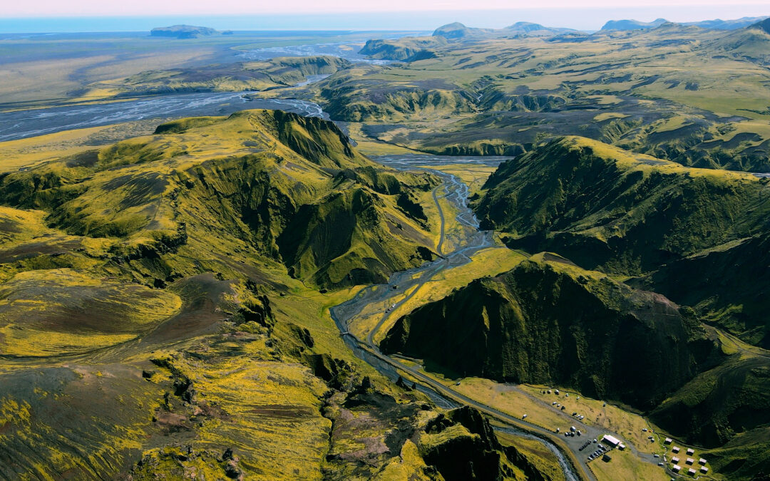 What can you do in Þakgil? Campsite, hiking and much more!