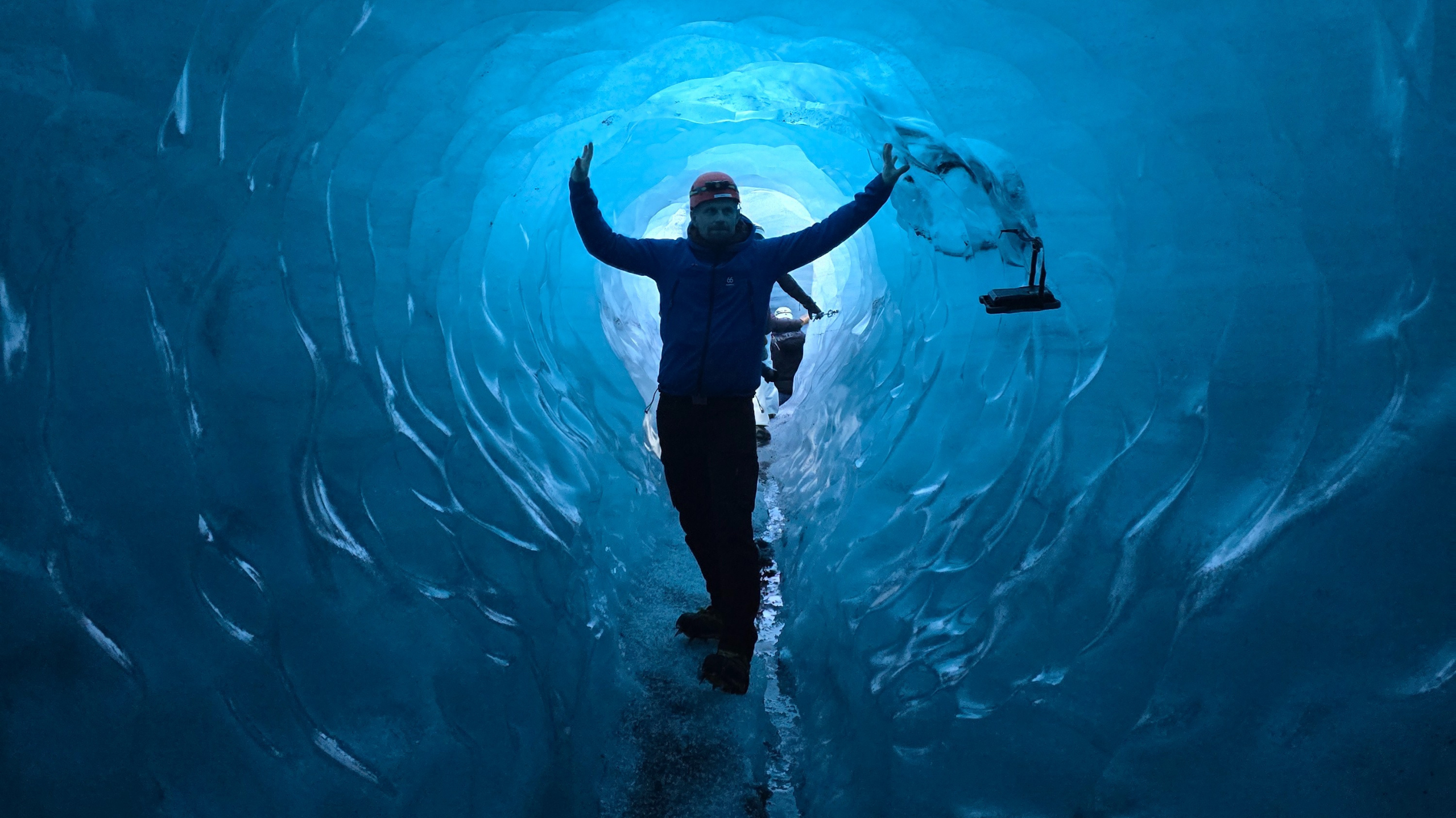 Blue Ice Cave Katla (7)